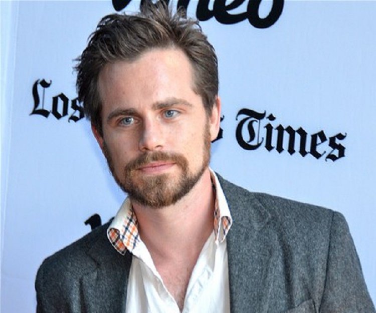 How tall is Rider Strong?